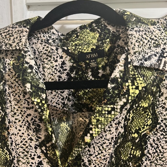 Fun Pants with Matching top Slits on side of Blouse very fun piece - Picture 6 of 8